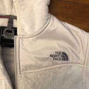 The North Face Women’s Oso Hoodie